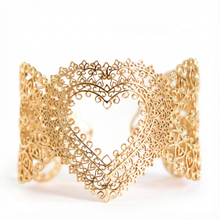 Heart Cuff Bracelet - 18 kt Yellow Gold